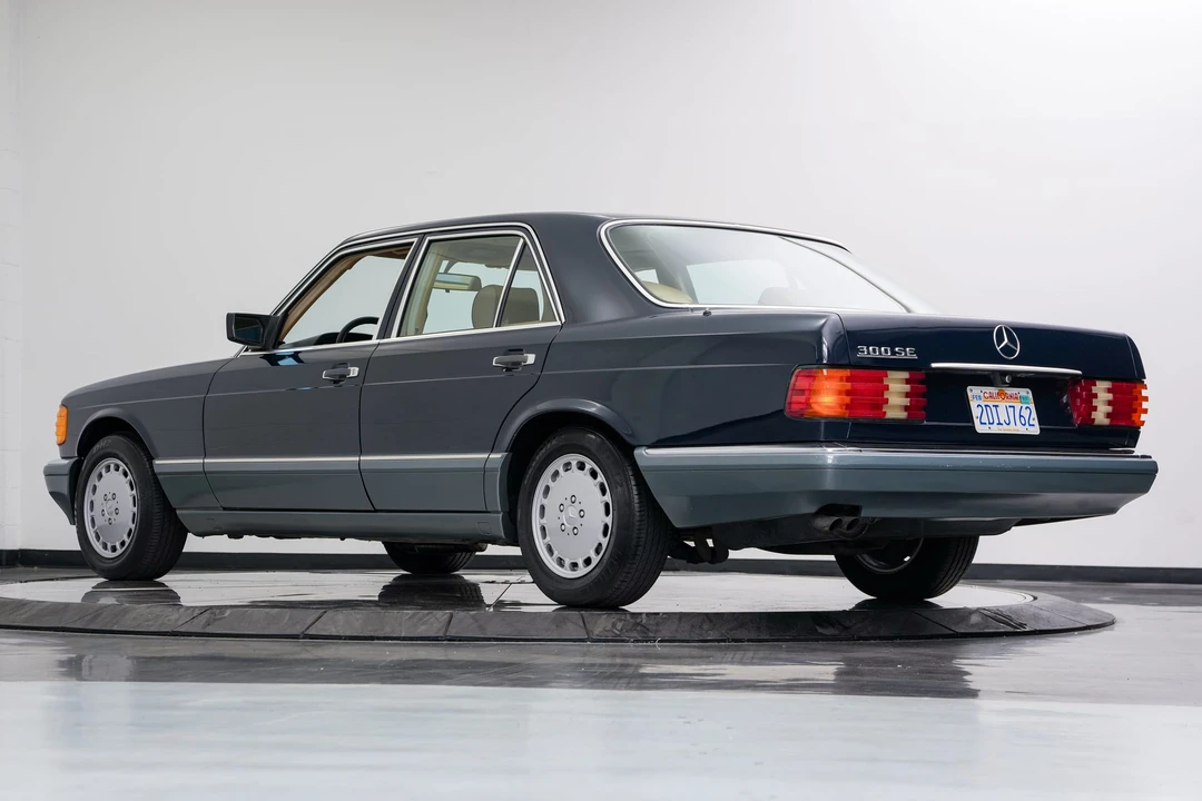 1986 Mercedes-Benz W126 S-Class Sedan - Image 10 of 31
