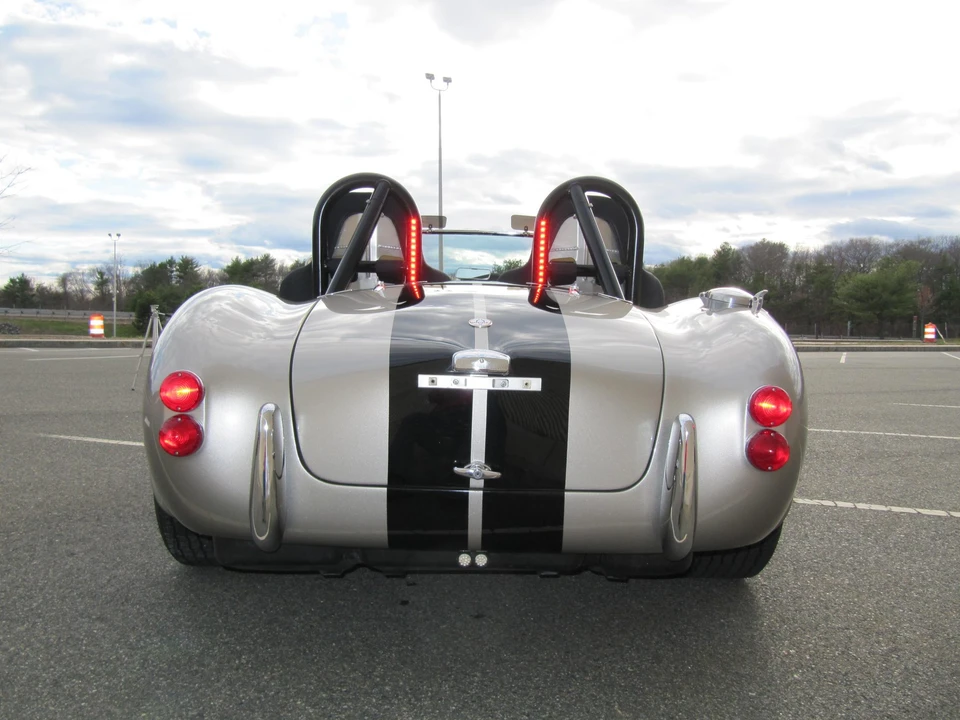 Shelby Cobra Replica - Image 17 of 31