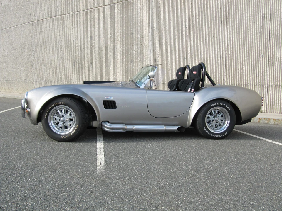 Shelby Cobra Replica - Image 2 of 31