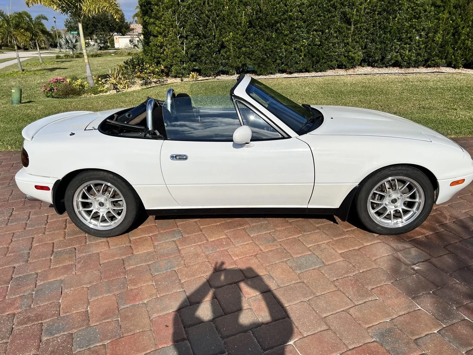 1992 Mazda NA MX-5 Miata - Image 5 of 31