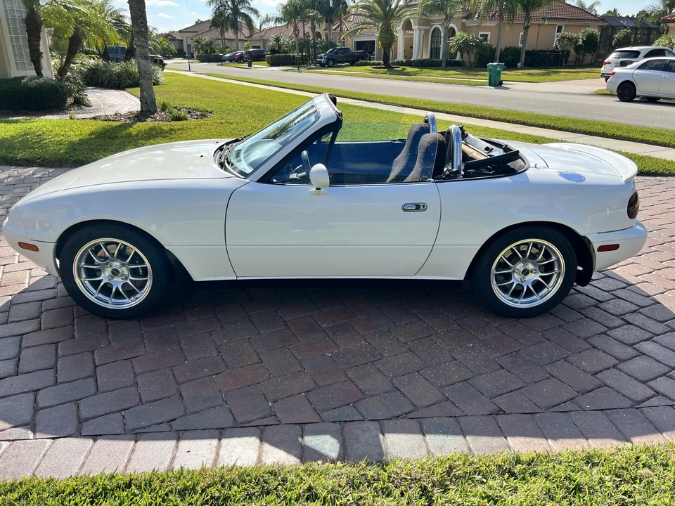 1992 Mazda NA MX-5 Miata - Image 9 of 31