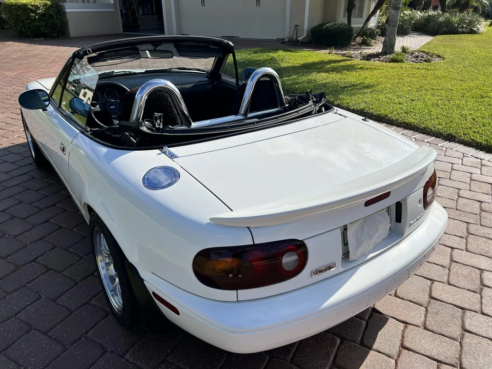 1992 Mazda NA MX-5 Miata - Image 2 of 31