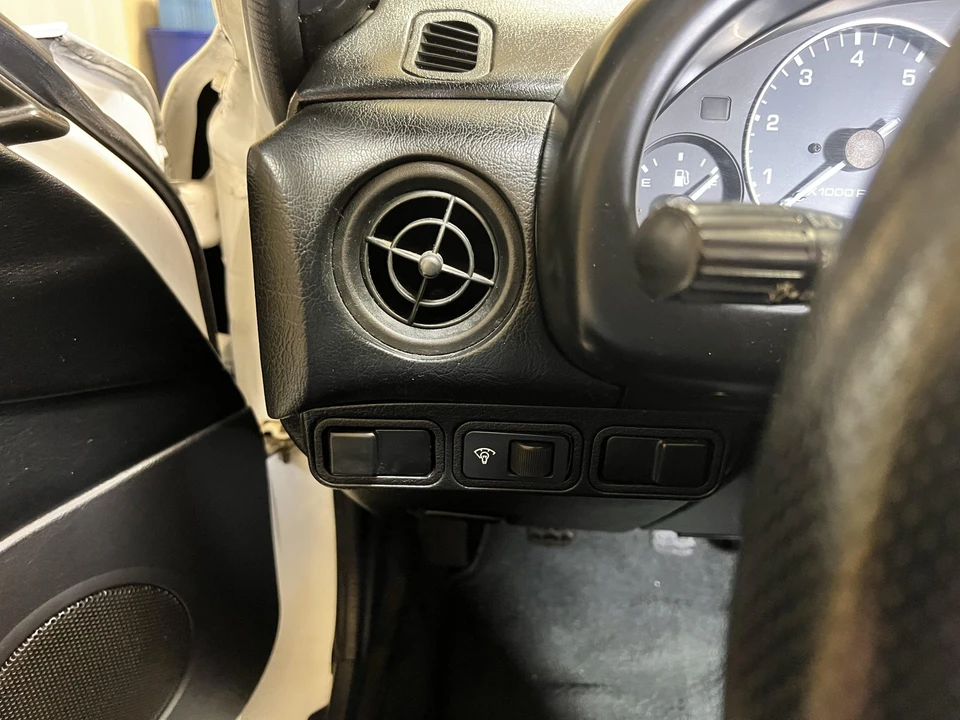 1992 Mazda NA MX-5 Miata - Image 24 of 31
