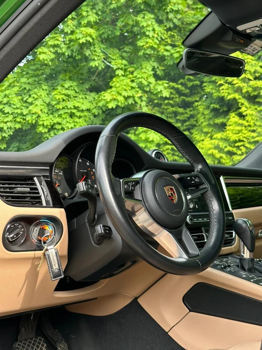 2019 Porsche Macan - Image 17 of 28