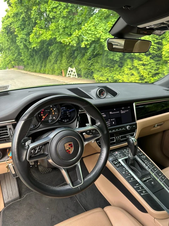 2019 Porsche Macan - Image 16 of 28