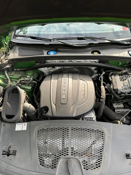 2019 Porsche Macan - Image 25 of 28