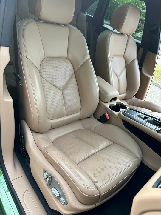 2019 Porsche Macan - Image 24 of 28