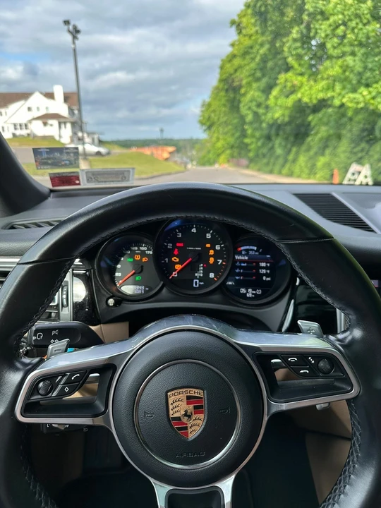 2019 Porsche Macan - Image 19 of 28