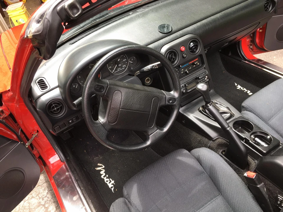 1992 Mazda NA MX-5 Miata - Image 21 of 31