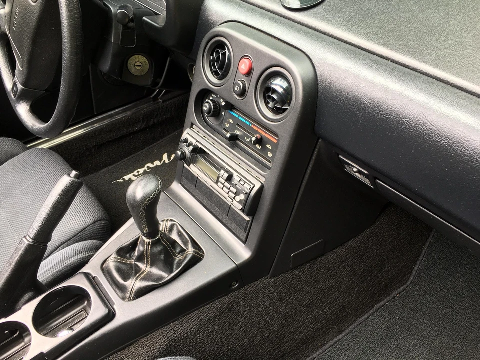 1992 Mazda NA MX-5 Miata - Image 26 of 31