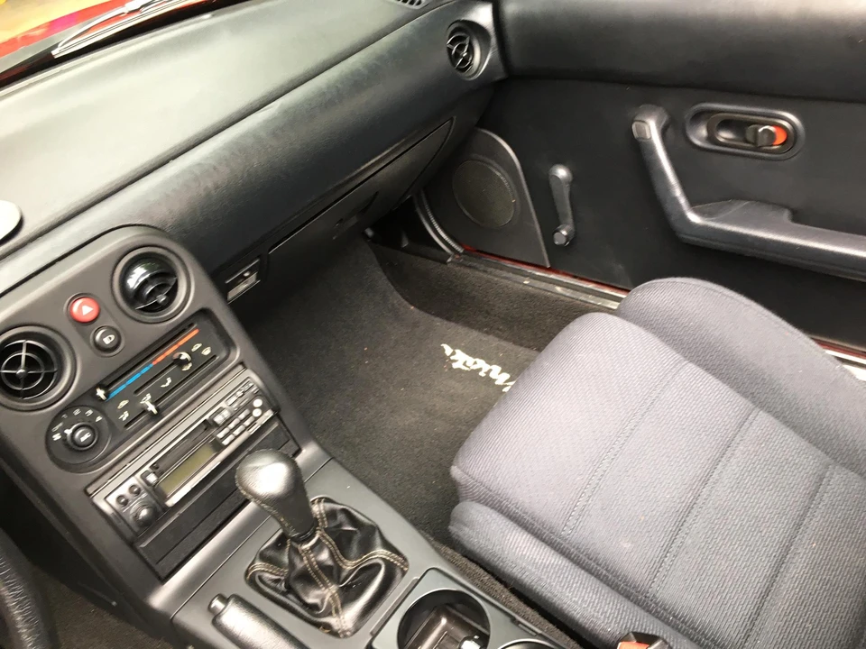 1992 Mazda NA MX-5 Miata - Image 27 of 31