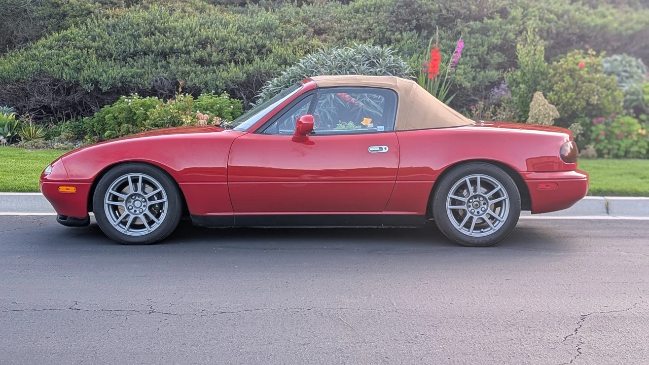 1994 Mazda NA MX-5 Miata - Image 5 of 31