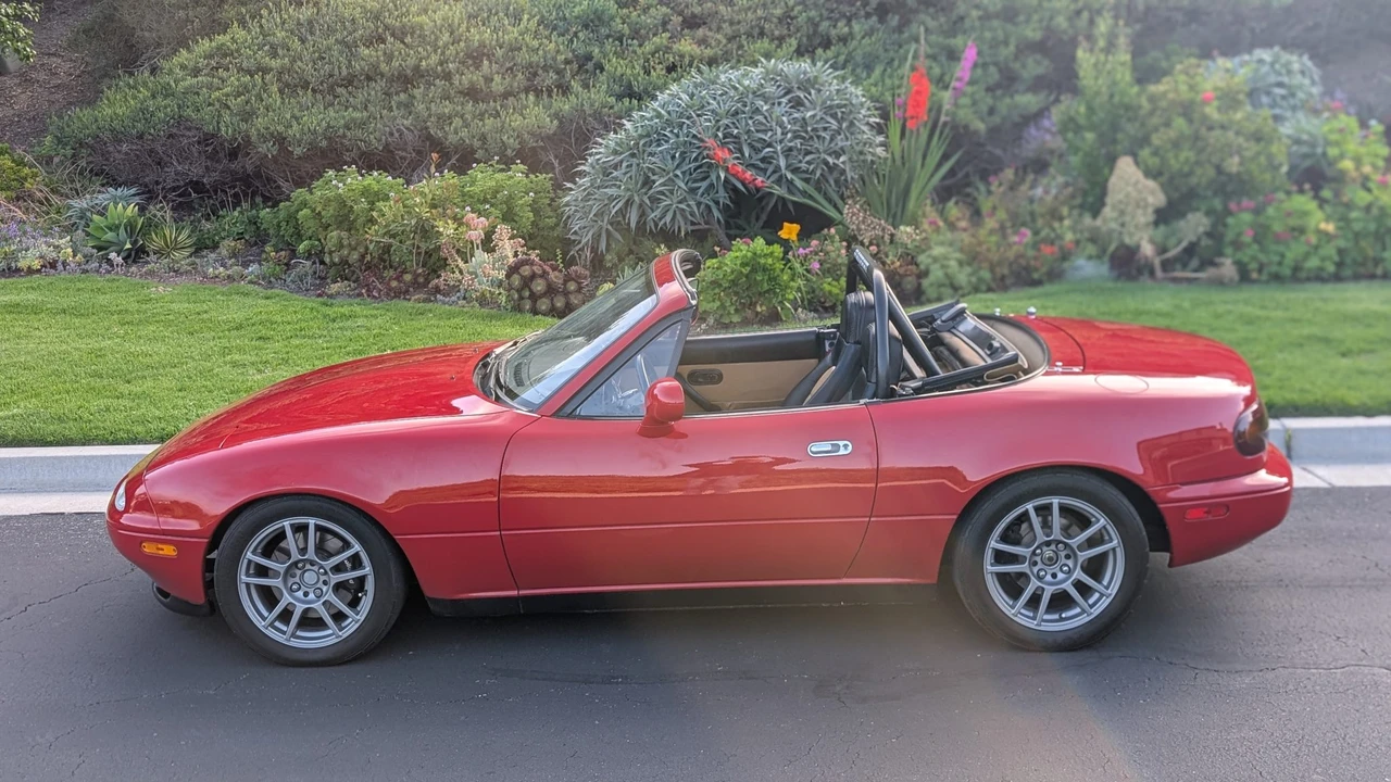 1994 Mazda NA MX-5 Miata - Image 21 of 31