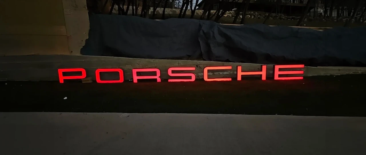 Porsche - Image 4 of 20