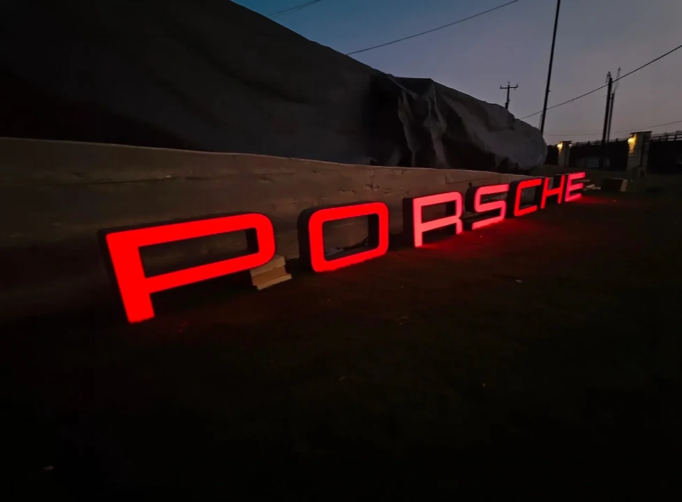 Porsche - Image 5 of 20
