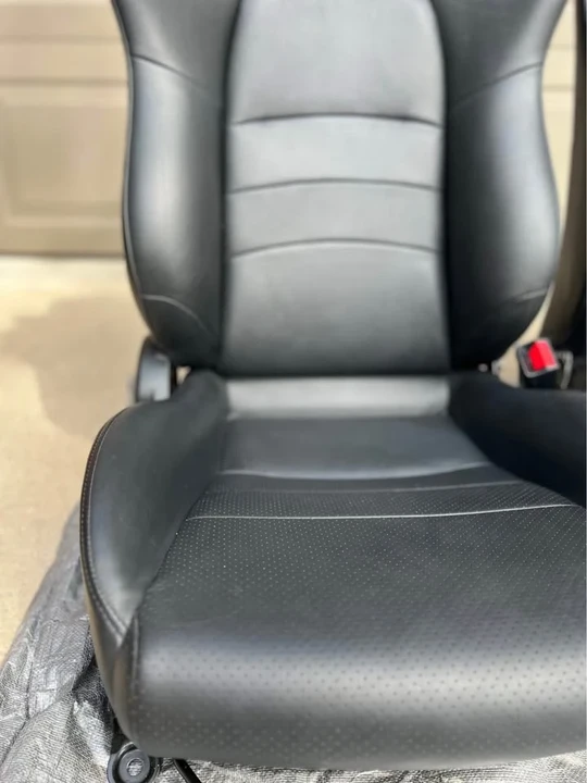 2003 Parts & Memorabilia Seats & Interior - Image 10 of 11