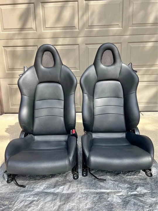 2003 Parts & Memorabilia Seats & Interior - Image 2 of 11
