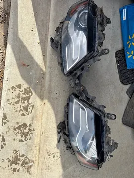 Audi A4 B8 Bi-Xenon LED Headlight Set