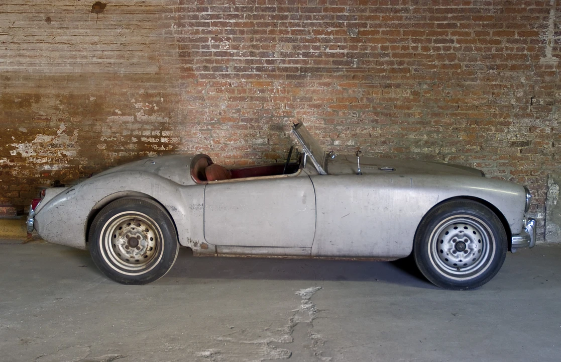 1967 Aston Martin DB6 - Image 3 of 6