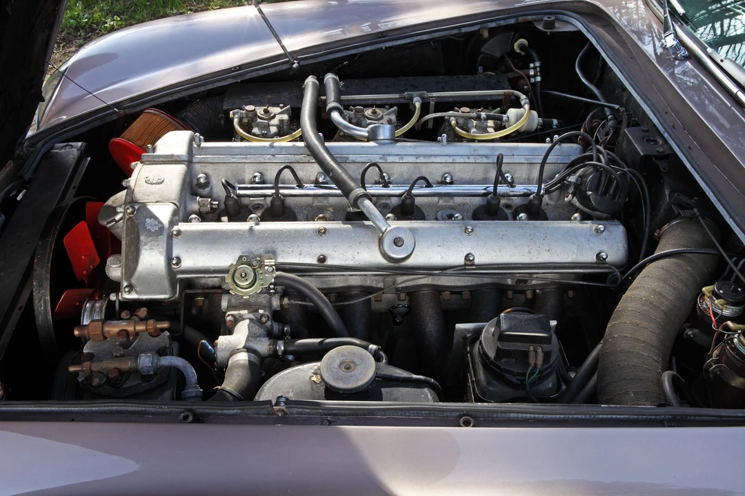 1967 Aston Martin DB6 Vantage - Image 9 of 16