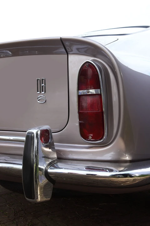 1967 Aston Martin DB6 Vantage - Image 3 of 16