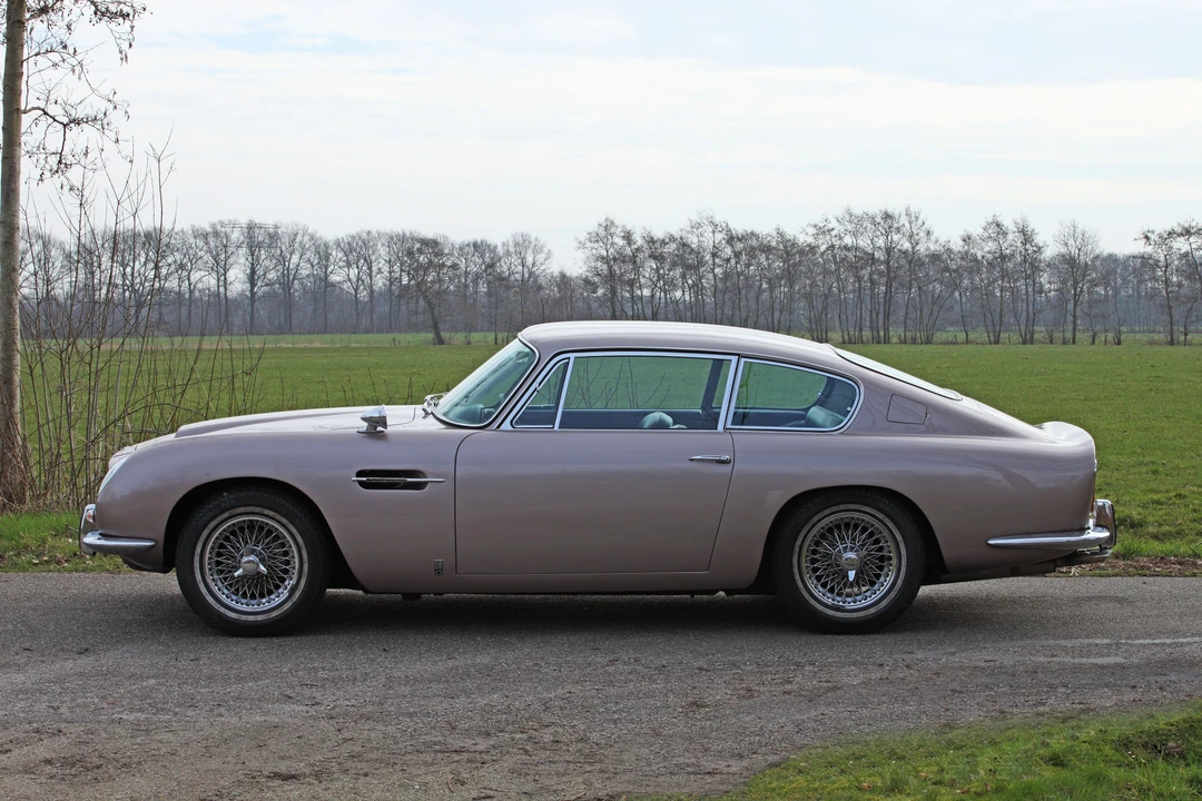 1967 Aston Martin DB6 Vantage - Image 12 of 16