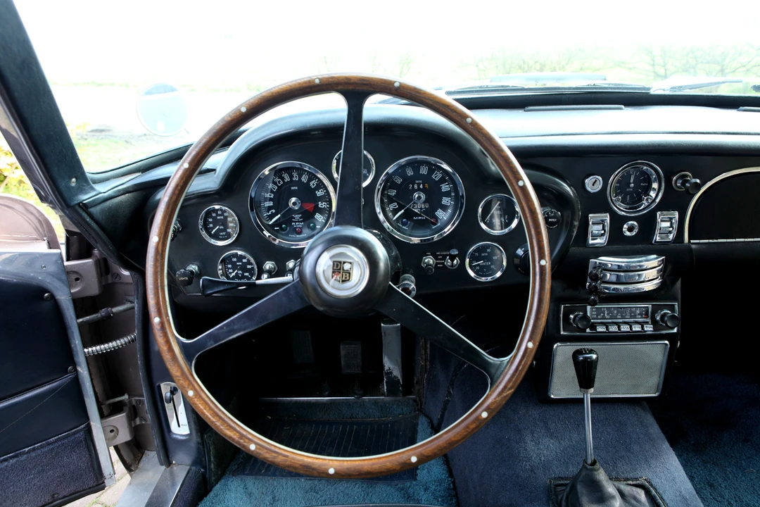1967 Aston Martin DB6 Vantage - Image 10 of 16