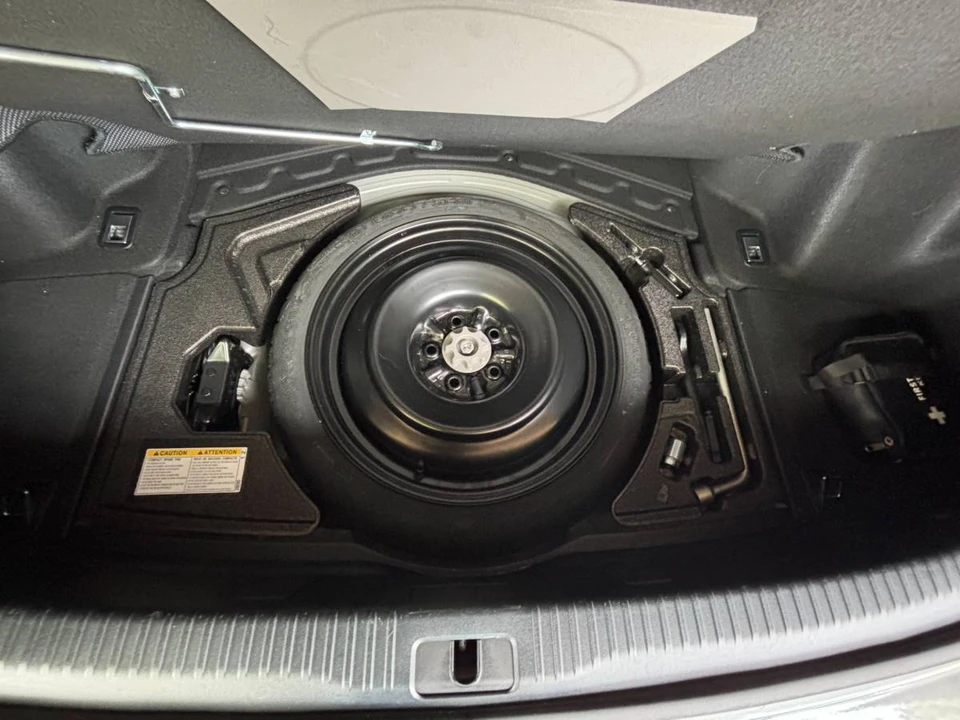 2016 Lexus IS 3rd Gen - Image 20 of 22