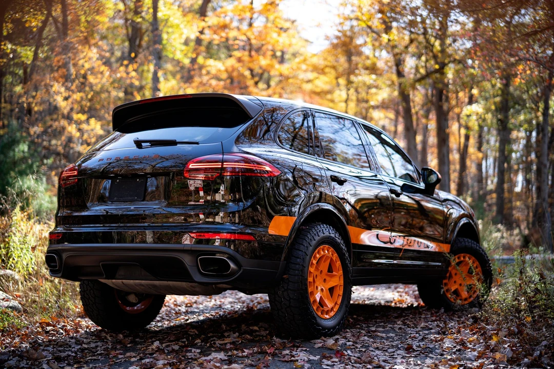 2017 Porsche 958 Cayenne - Image 2 of 31