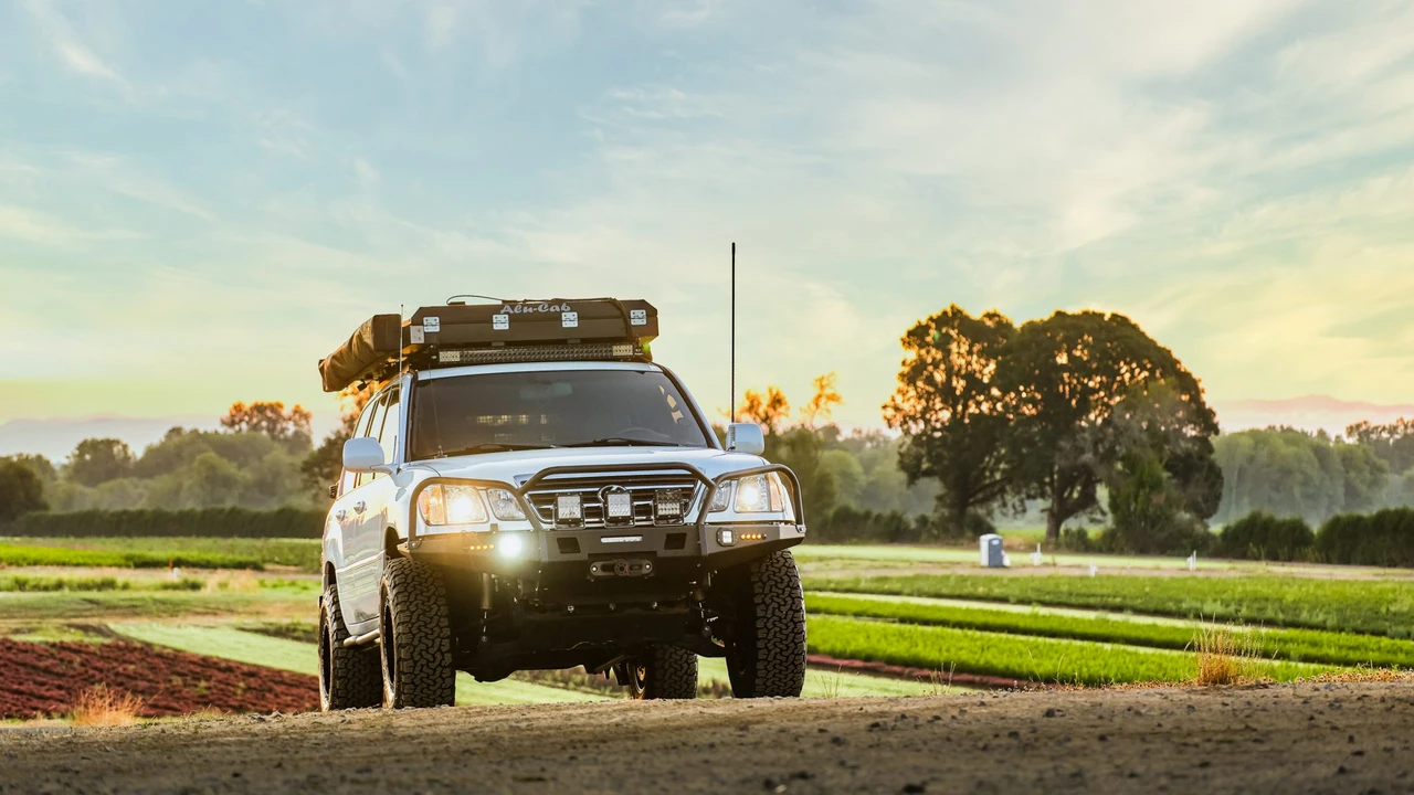 2005 Lexus LX 2nd Gen - Image 7 of 31