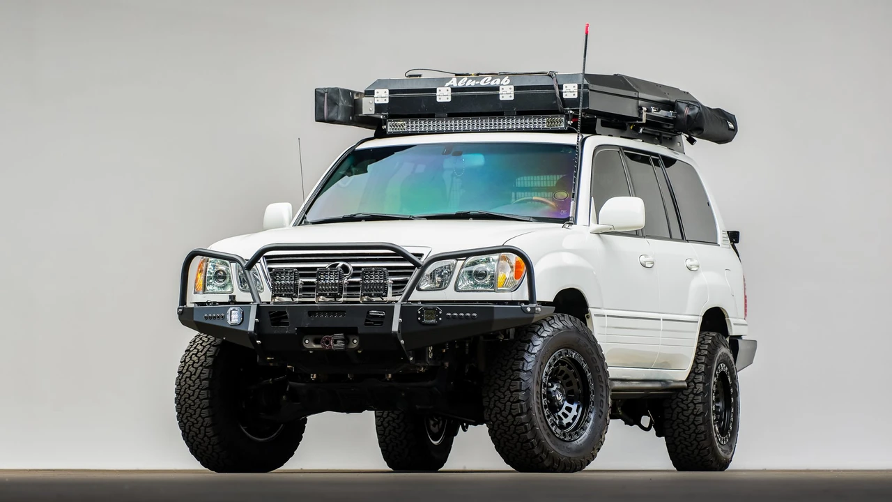 2005 Lexus LX 2nd Gen - Image 30 of 31