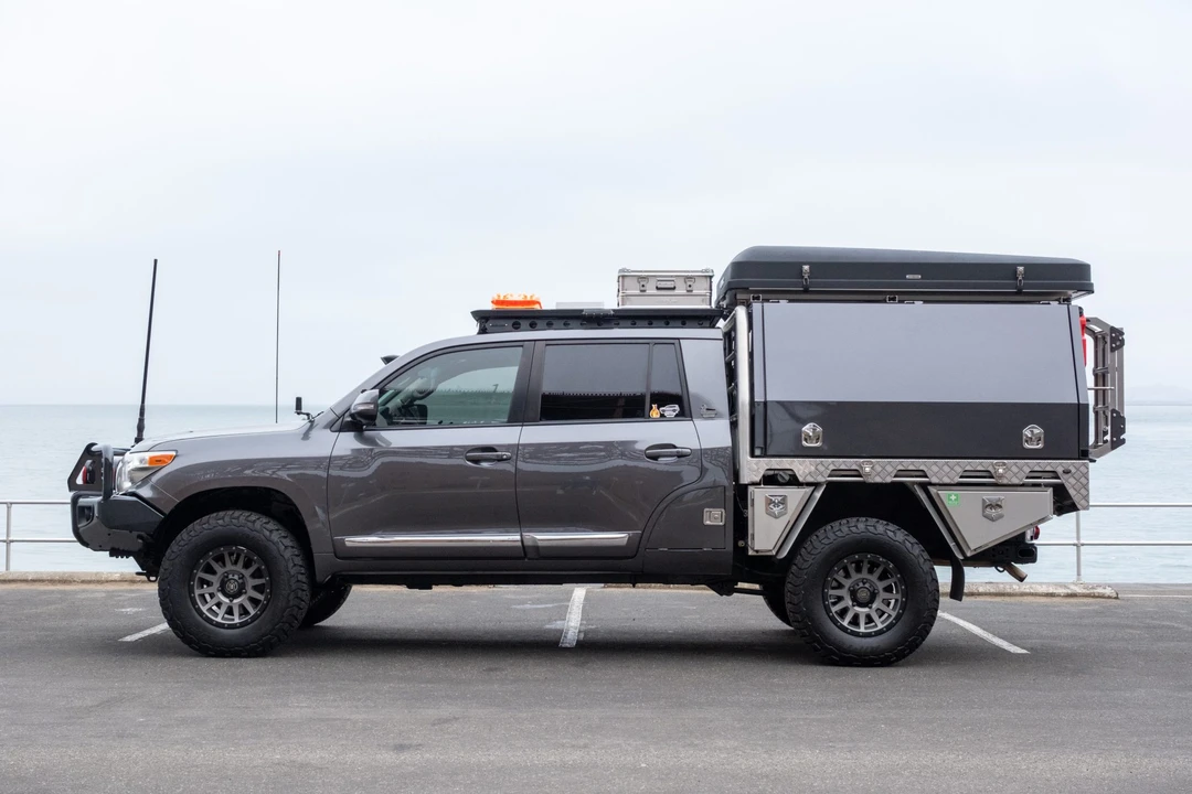 2015 Toyota J200 Land Cruiser - Image 9 of 31