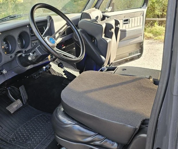 1990 Chevrolet K5 Blazer 2nd Gen - Image 4 of 9