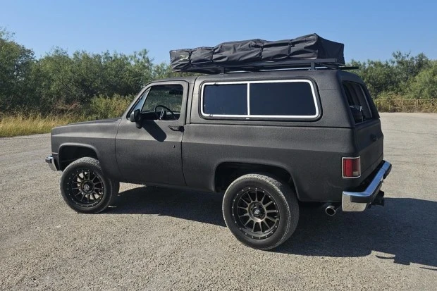 1990 Chevrolet K5 Blazer 2nd Gen - Image 2 of 9