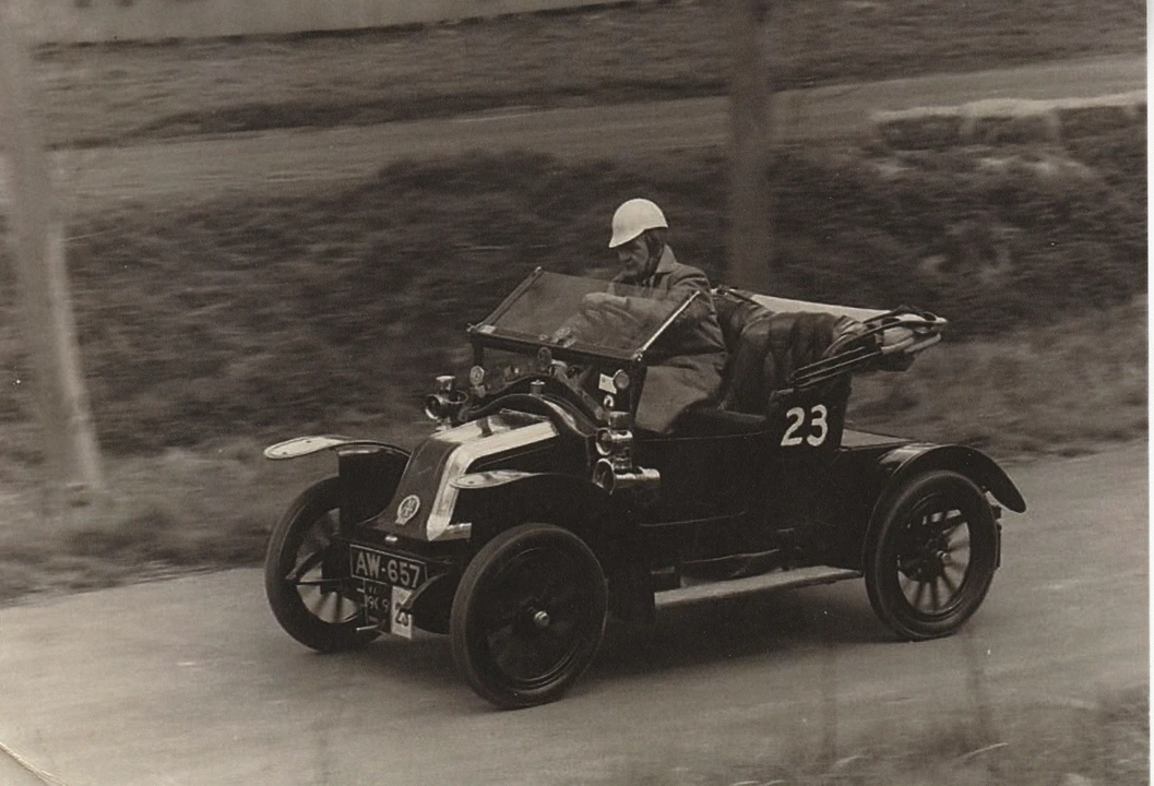 1909 Renault - Image 2 of 6
