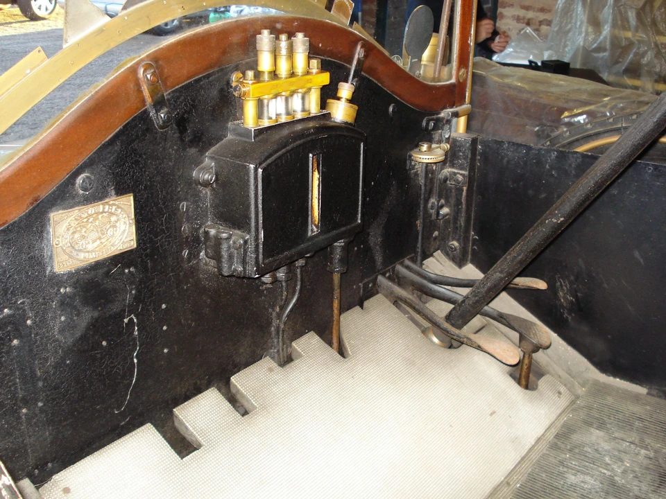 1909 Renault - Image 5 of 6