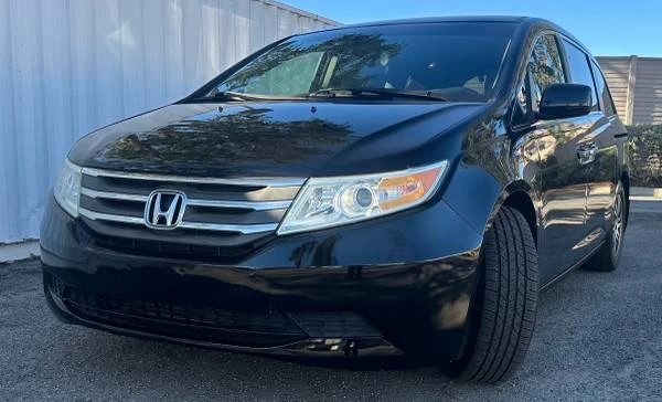 2011 Honda Odyssey - Image 2 of 14