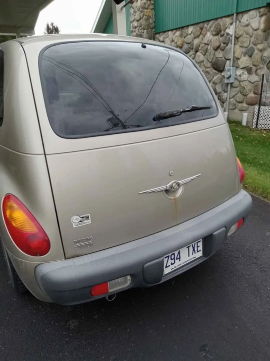 2002 Chrysler PT Cruiser - Image 3 of 4