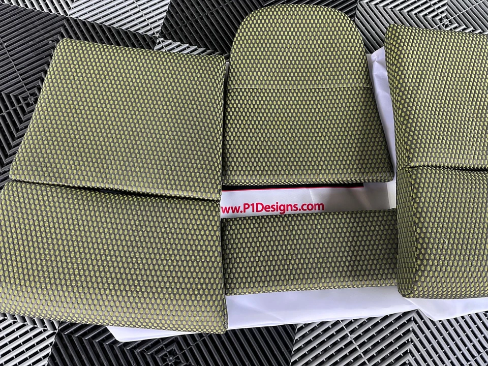 2005 Parts & Memorabilia Seats & Interior - Image 2 of 5