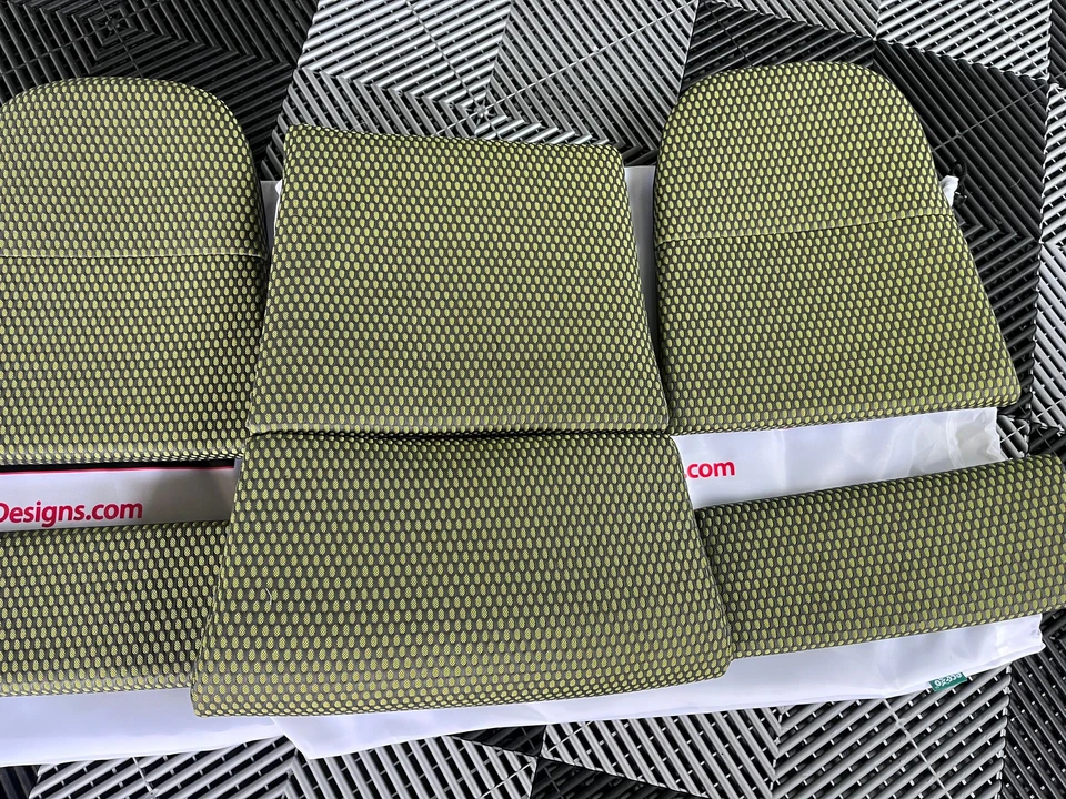 2005 Parts & Memorabilia Seats & Interior - Image 3 of 5