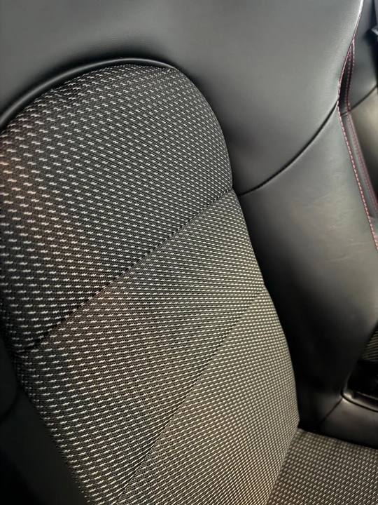 Parts & Memorabilia Seats & Interior - Image 2 of 6