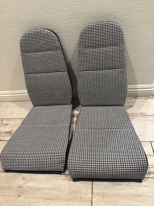 Parts & Memorabilia Seats & Interior - Image 3 of 5