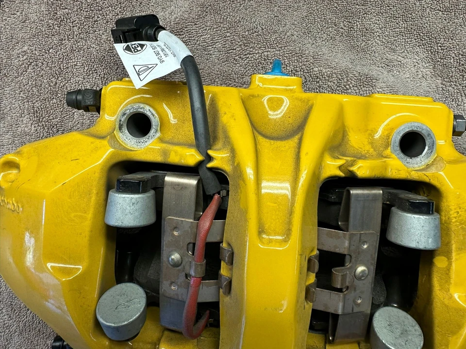 2022 Porsche 718 Cayman GT4 - Image 3 of 31