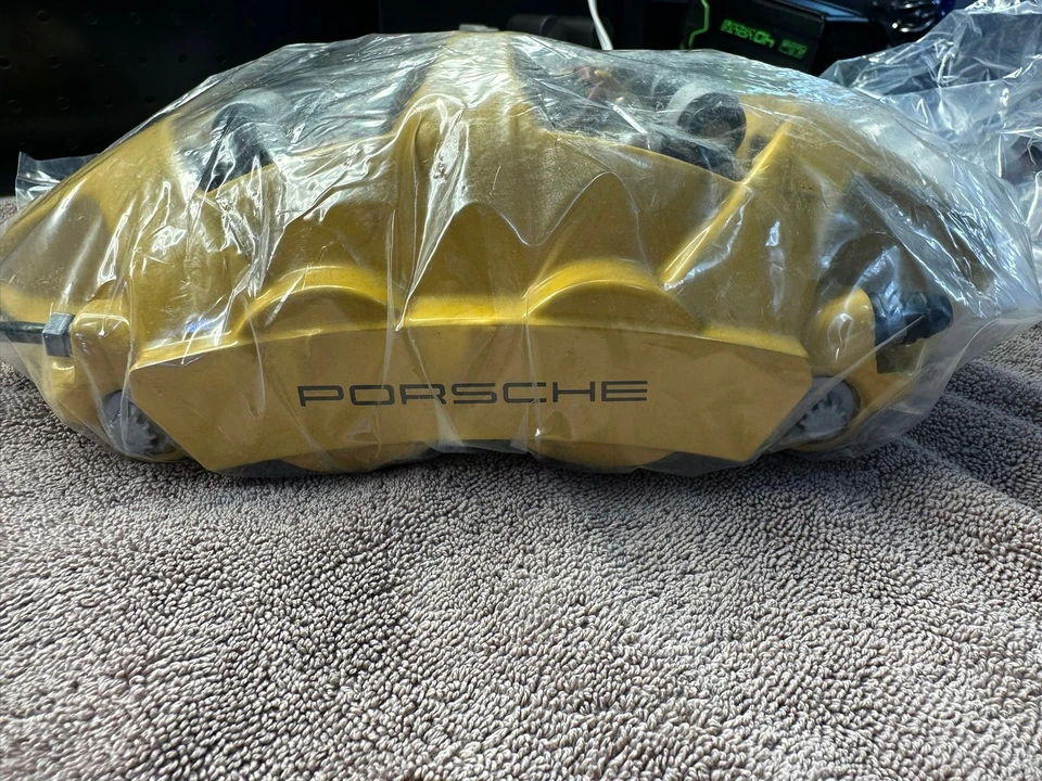 2022 Porsche 718 Cayman GT4 - Image 7 of 31