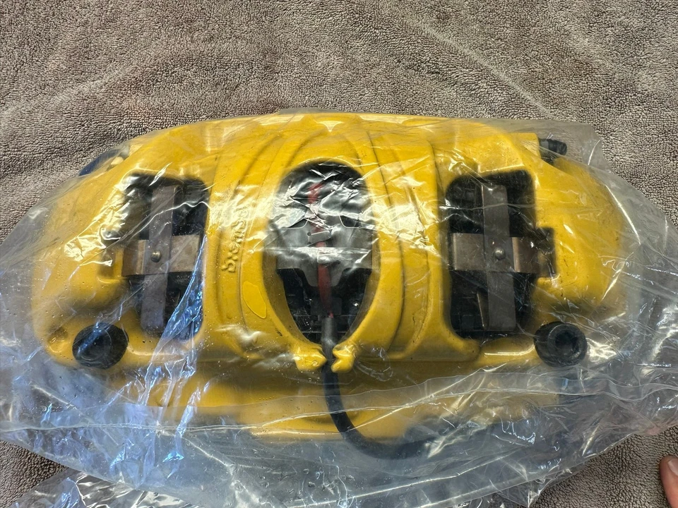 2022 Porsche 718 Cayman GT4 - Image 18 of 31