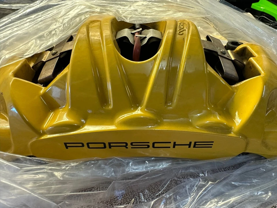 2022 Porsche 718 Cayman GT4 - Image 23 of 31