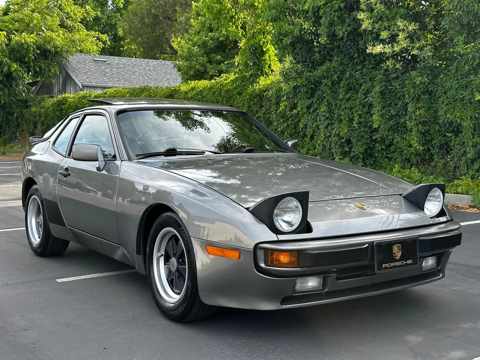 1985 Porsche 944 - Image 3 of 31