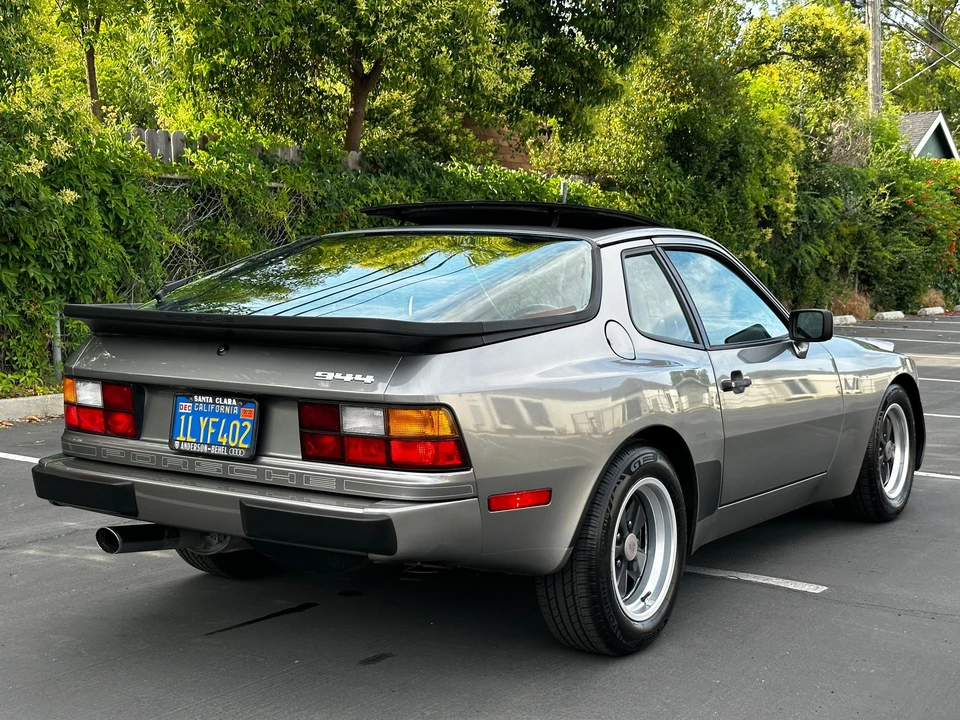 1985 Porsche 944 - Image 4 of 31
