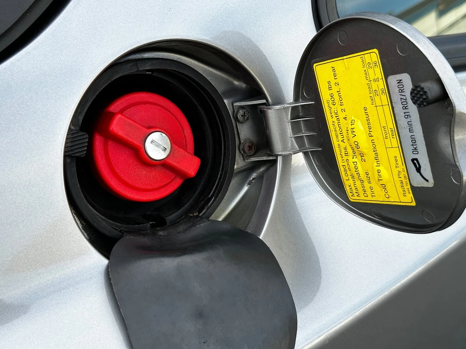 1985 Porsche 944 - Image 16 of 31