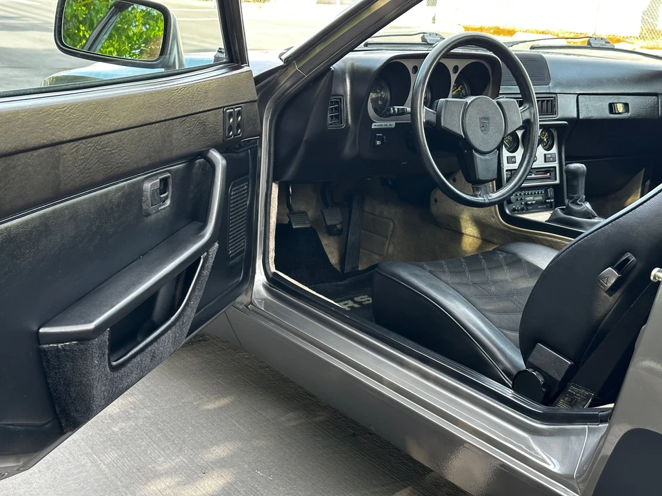 1985 Porsche 944 - Image 17 of 31